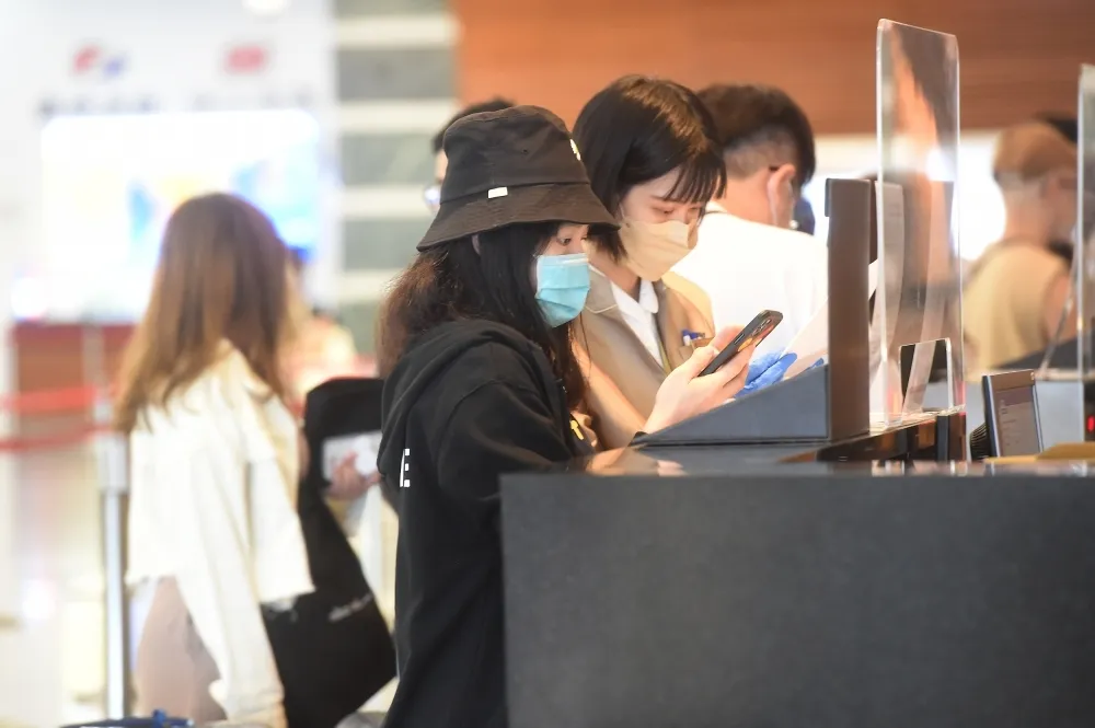 台女赴帛琉旅遊遭辱　海關強脫內衣褲「檢查下體」