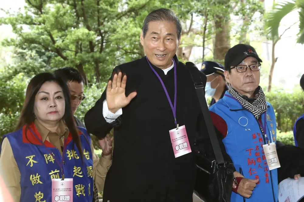統促黨主席張安樂涉政治獻金法二度判無罪　逃稅、偽造文書判8月　