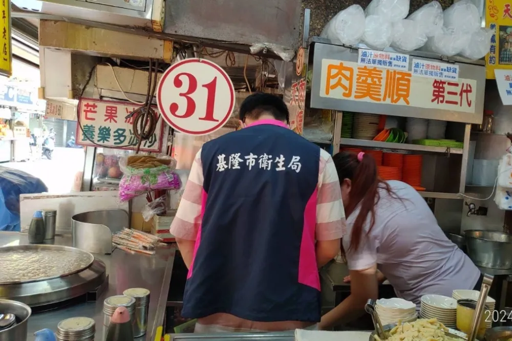 不只「蟑螂油豆腐」！基隆老店天一香還有「透明塑膠肉羹湯」　遭勒令停業