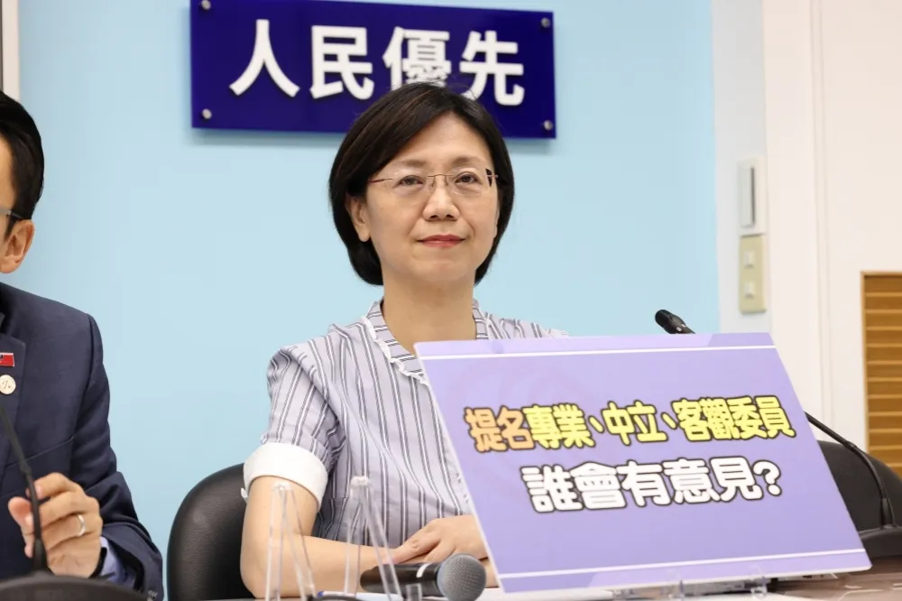 翁曉玲想當「憲法之母」嗎──也談憲法法庭的「審理規則制訂權」
