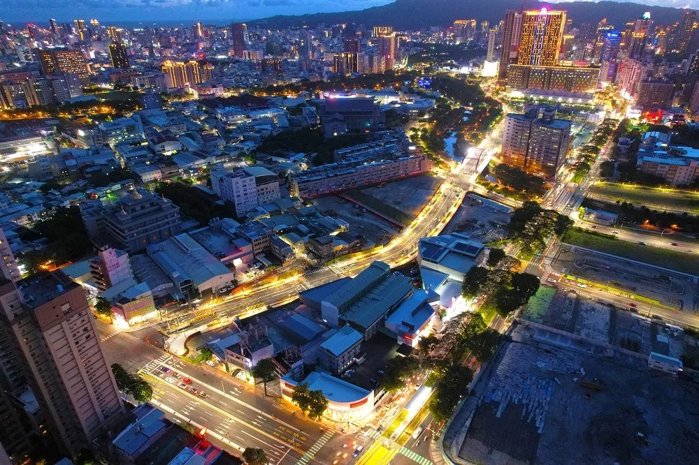 高雄公辦市地重劃區龍德東路通車　打造串連博愛路、自由路與民族路交通動脈