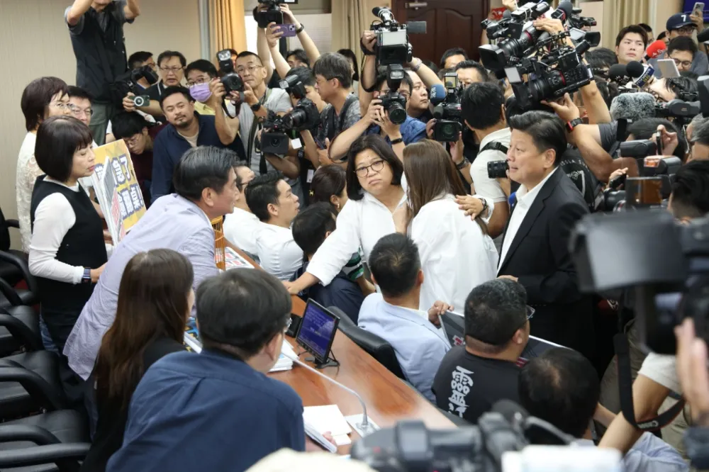 【內幕】嚴防誤踩在野4大案引戰陷阱　綠築防禦工事列修法「地雷區」