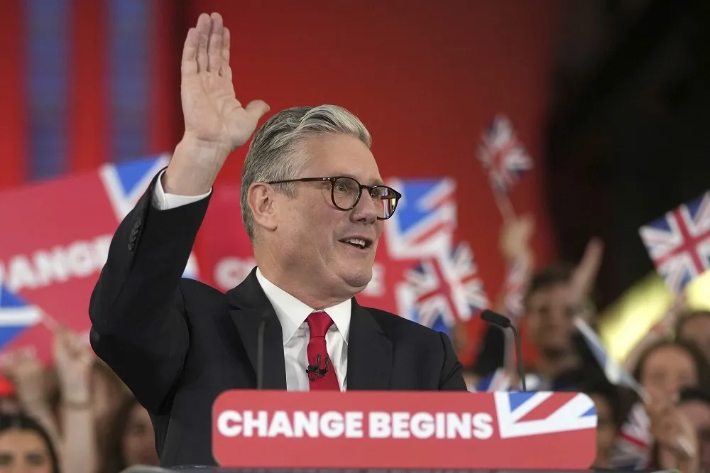 【有片】英大選工黨拿下壓倒性勝利　首相蘇納克承認敗選「擔負一切責任」