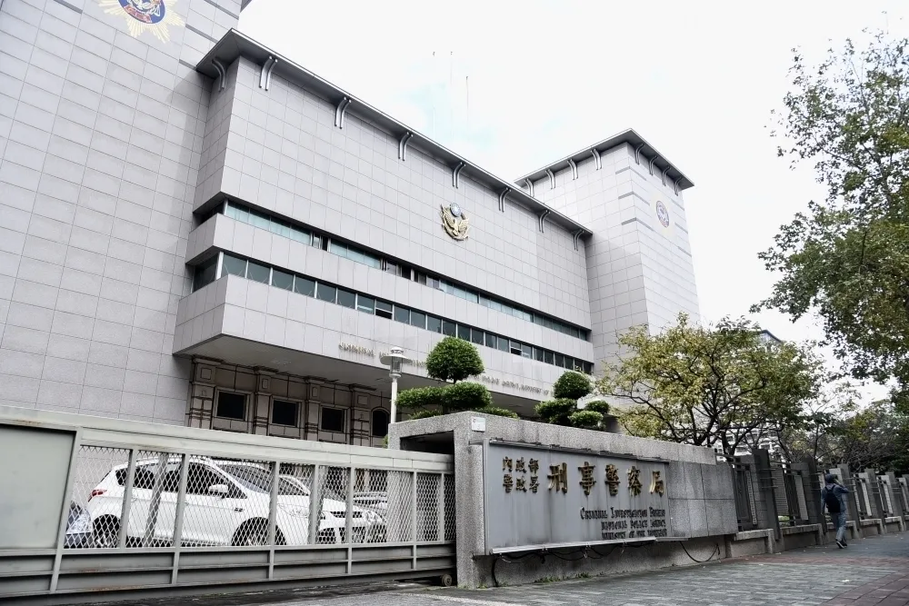 擔任詐騙集團顧問　刑事局前副局長莊定凱父子遭起訴