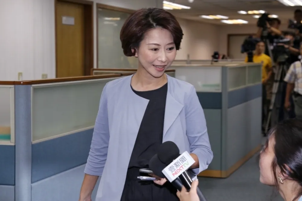【內幕】等嘸「妃常女」回心轉意　正國會分手陳亭妃全心「信賴」