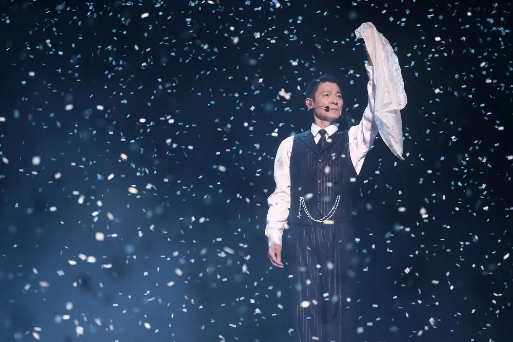 劉德華闊別13年舉辦巡演首站前進上海　他熱唱30首歌哽咽感謝歌迷