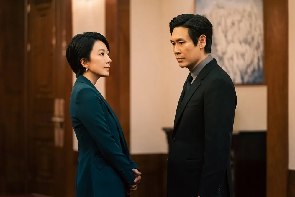 Netflix 韓劇《政壇旋風》薛景求、金喜愛惡鬥奪權飆演技　15個黑暗金句直戳人心