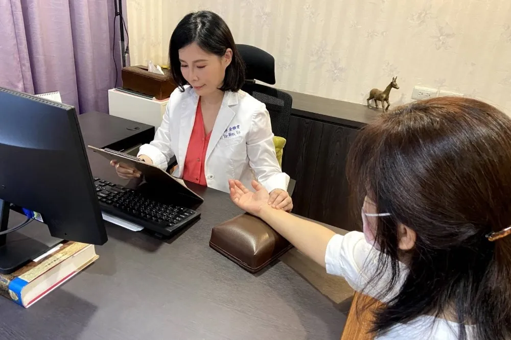 夏天私密處悶又癢？iroha 攜手中醫分享日常清潔指南　喝這 2 款中藥茶飲保養