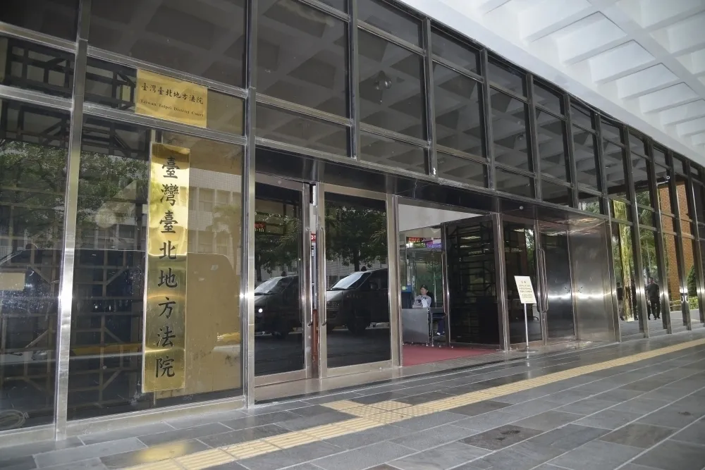 【鄭文燦涉貪風暴】檢院抗告攻防戰　最高紀錄張德正駕車撞總統府「5進5出」