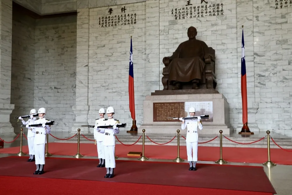 國軍儀隊撤出中正紀念堂　本月15日起移師民主大道