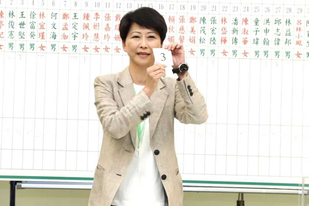 【民進黨中常委】陳亭妃抽籤驚險過關　新潮流中箭落馬掉1席