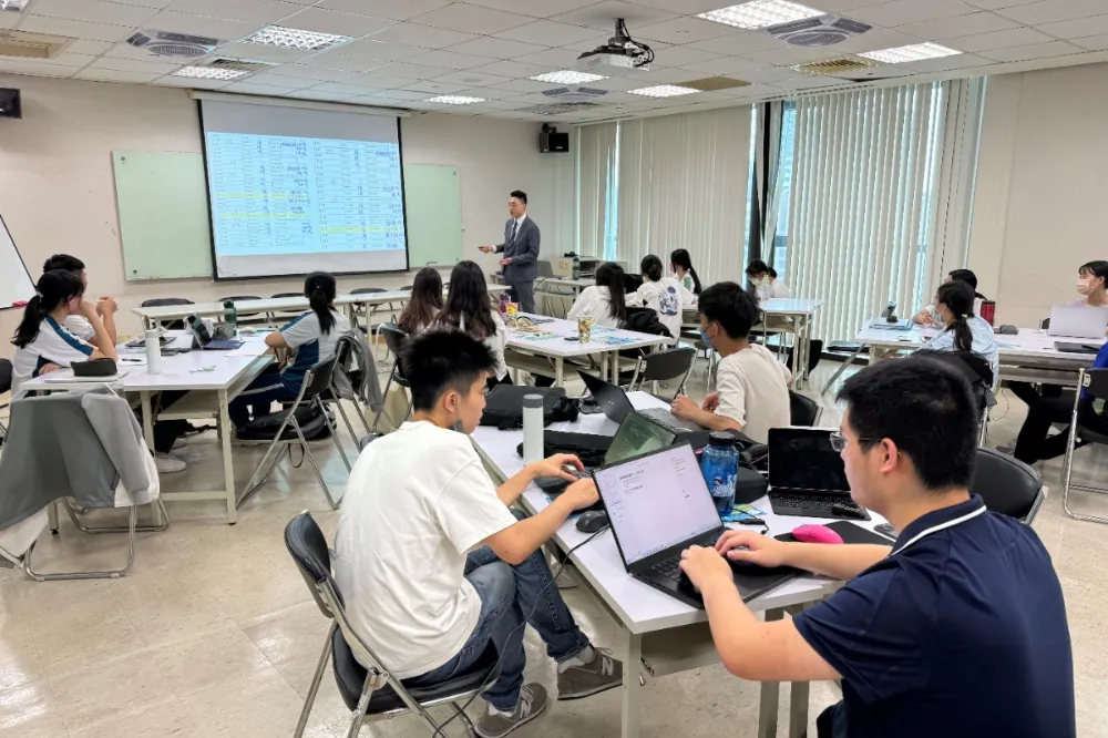 富邦人壽與年輕學子跨世代交流　強化金融風險抵抗力