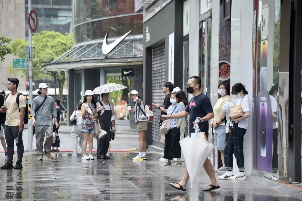不斷更新／颱風假逆轉　高雄、台南、嘉義、屏東共9縣市明停班停課
