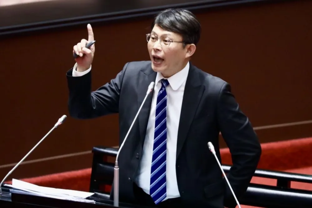 陳嘉宏專欄：黃國昌就是這場「喪屍立法」的始作俑者