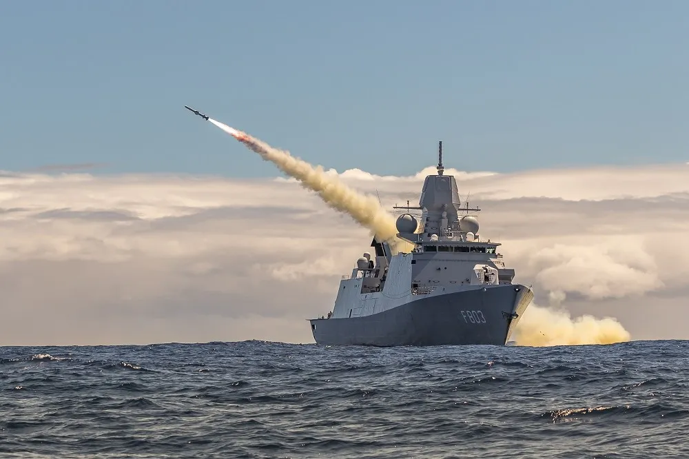 環太軍演29國40軍艦實彈射擊　擊沉2艘4萬噸級巨型靶艦
