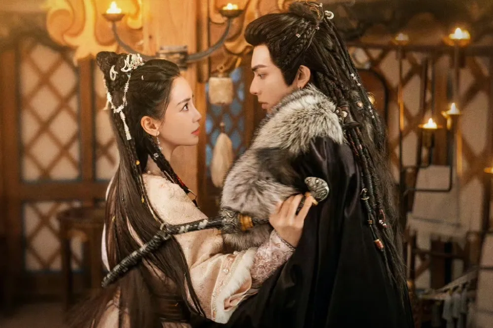 Angelababy朝聖Lisa瘋馬秀遭封殺　新劇搭檔《以家人之名》宋威龍9月播出事業露曙光