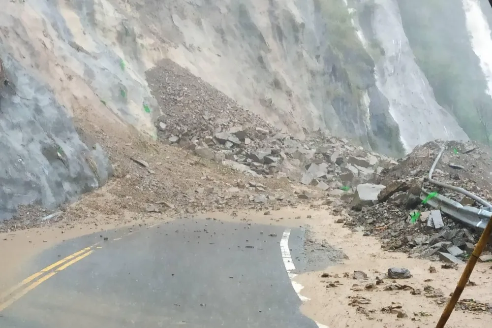 嘉義山區道路柔腸寸斷　阿里山鄉26日停班停課