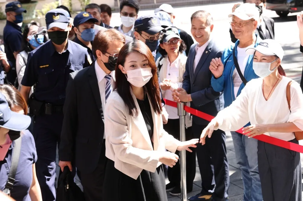 高虹安涉貪遭判刑　黃國昌送暖：支持她上訴捍衛清白