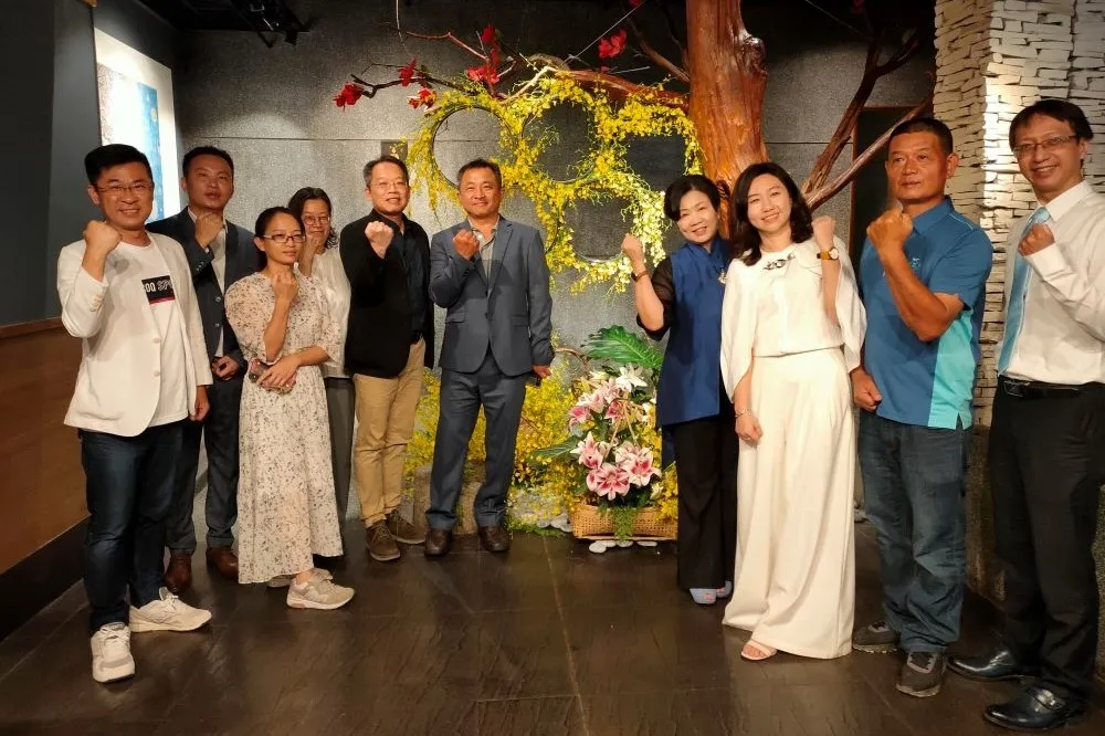 百合花主題特展「花韻茶香藝綿延」  以花藝結合奧運五環祝選手奪金