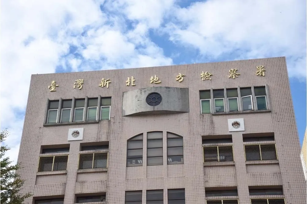 【國中生割頸案】法院裁定「乾哥、乾妹」再押2個月　家屬出庭不發一語
