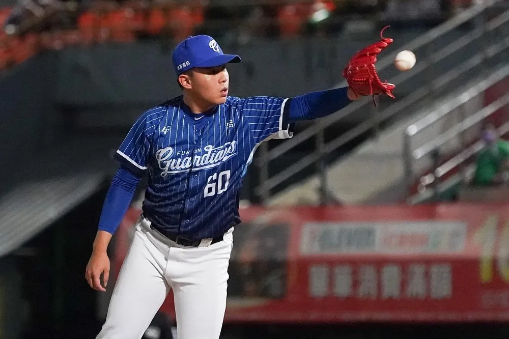 繼郭天信、張政禹後曾峻岳也打德州撲克　富邦悍將重懲48萬、下放二軍