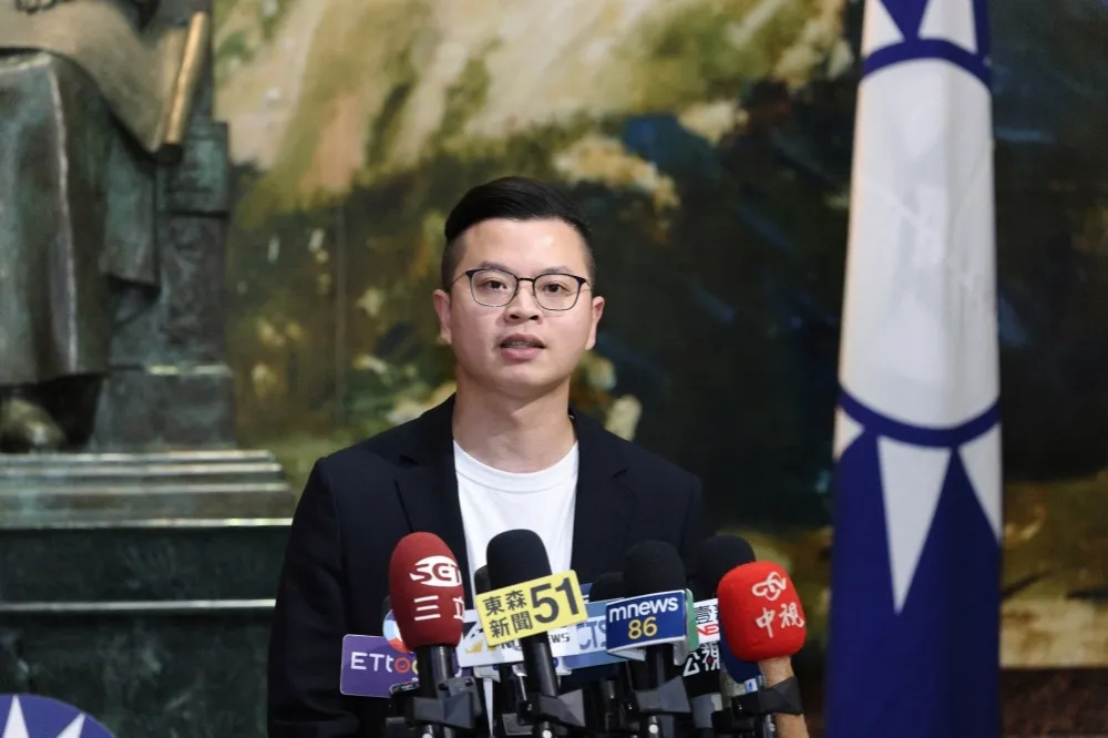 凌濤遭控耍大牌罵外交官　藍營反擊：民進黨成員與大麻供應商餐敘
