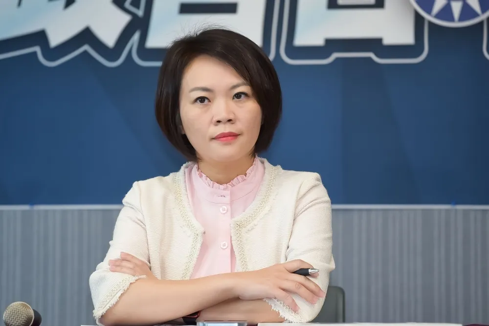 【京華城弊案】向蔣市府索資證實柯文哲獨厚圖利京華城　簡舒培狠酸：酷吏變慈祥阿北