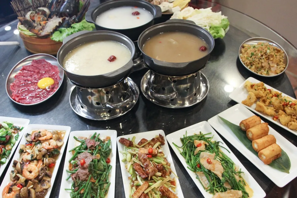 【完整菜單】全台首間粥底火鍋專賣店「粥起」進駐台北東區！單人套餐 490 元、8 月底前免費送海鮮拼盤
