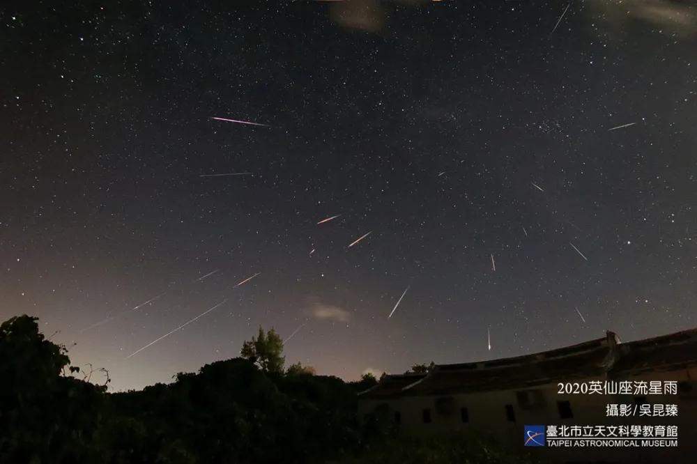 「今年最壯觀」英仙座流星雨來了　今晚每小時破百顆閃爆夜空