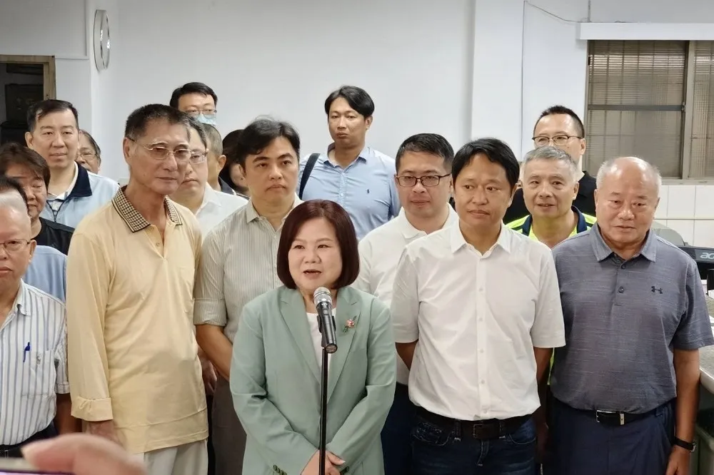 宣布選高雄市長　許銘春：君子之爭各自努力