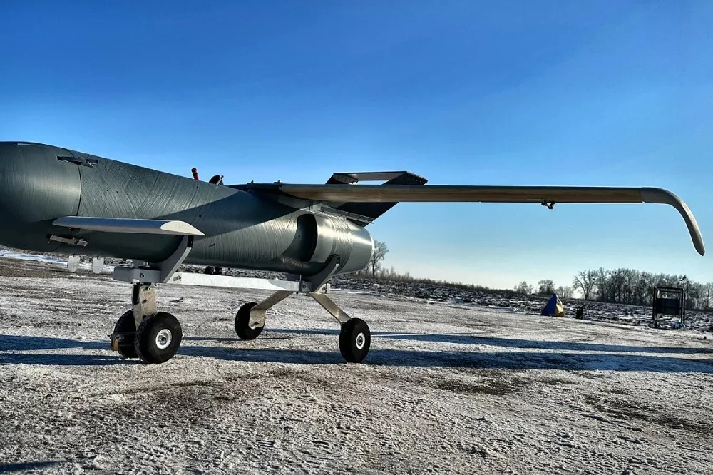 【有片】烏軍新武器「圓麵包」飛彈無人機混合體首建功　澤倫斯基諷普丁「老病夫」