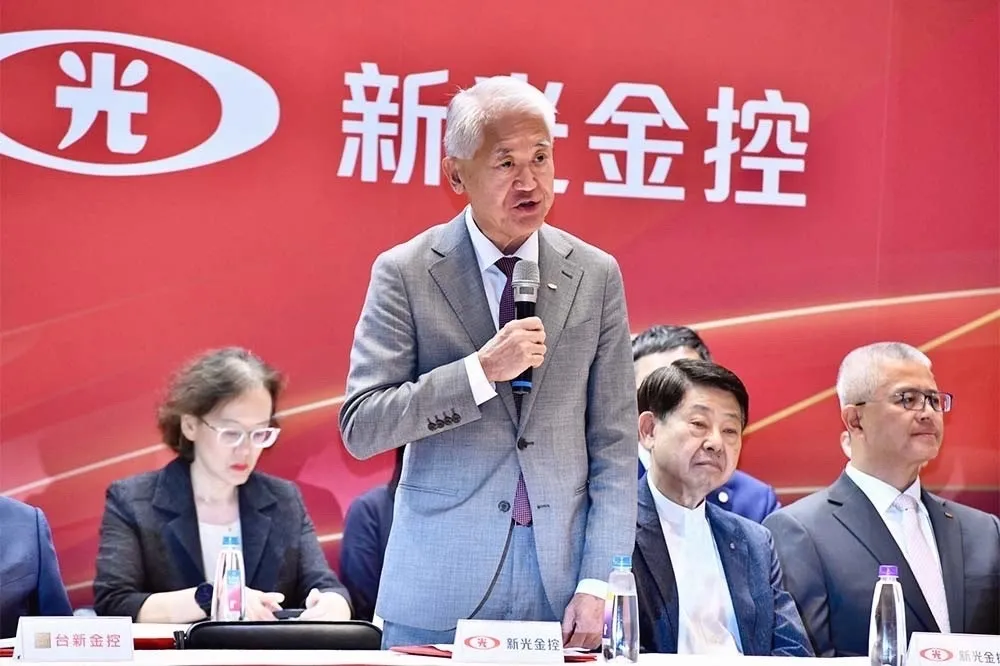新光金「搶親大戰」偏愛台新金惹投資人不滿　小股東提告董事會保權益