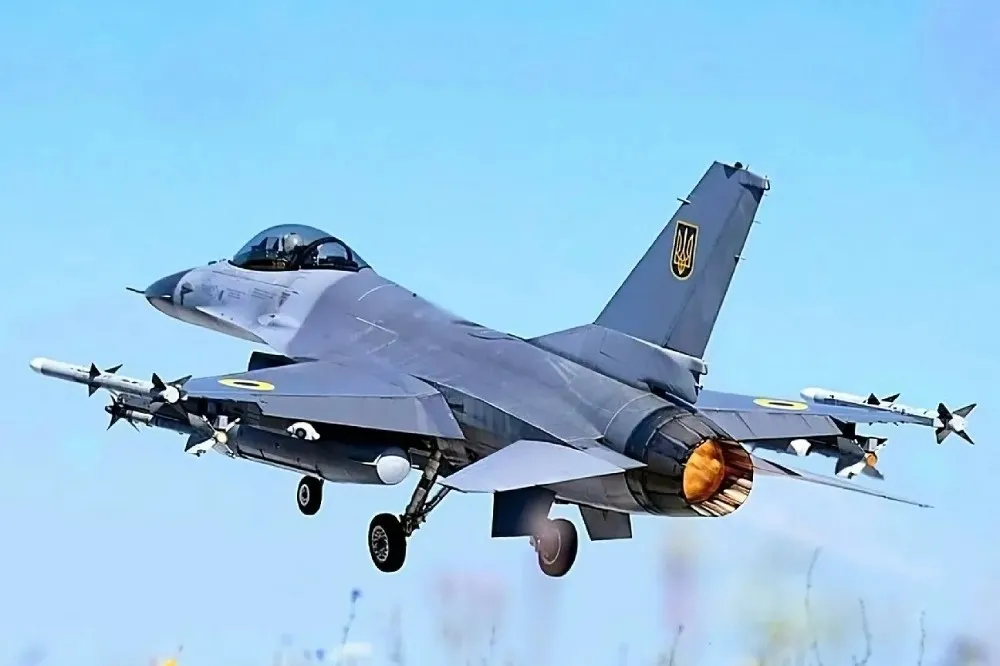 【有片】烏克蘭F-16戰機傳演訓「高速公路起降」　台灣漢光演習重頭戲