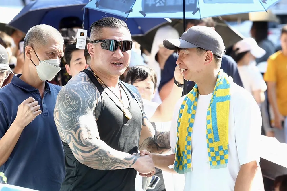 鍾小平控柯文哲拿京華城公關費　陳宥丞嗆賭吞曲棍球、高空彈跳都奉陪