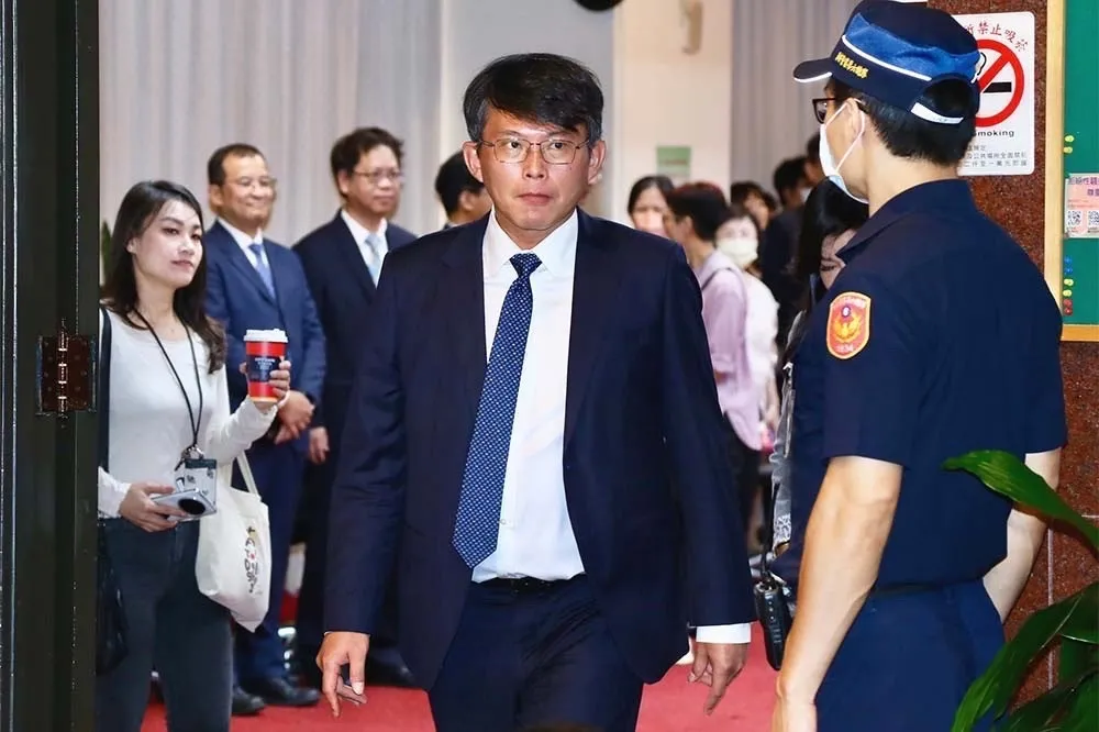 屢被點名代理黨主席　黃國昌「內獻策、外攻防」漸掌白營二把手