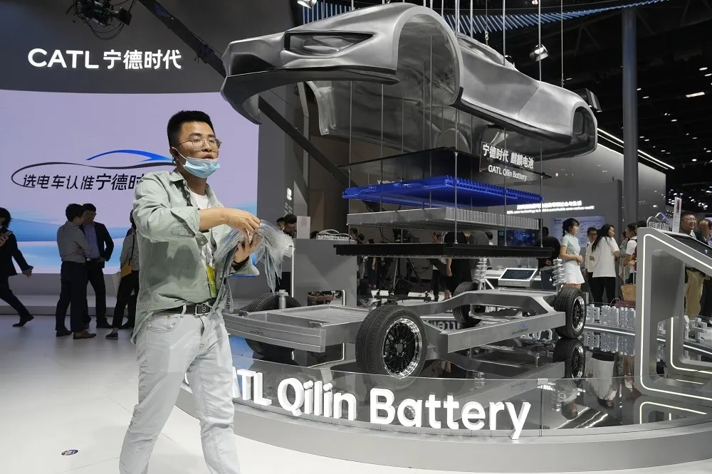 【有片】電動車易化為火球　寧德時代：部分電池安全性「遠遠不夠」