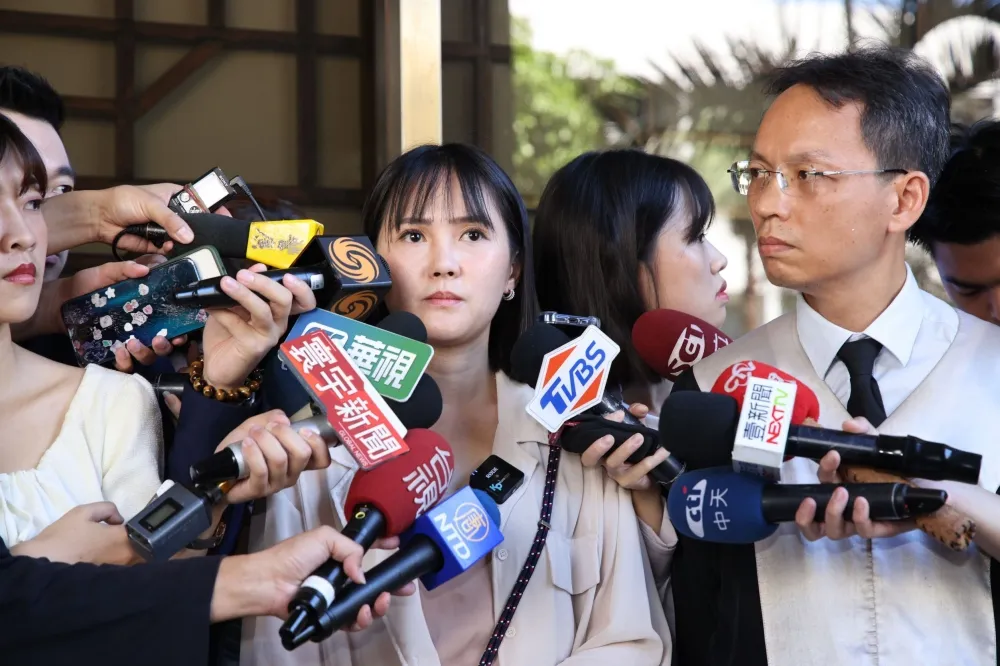 【京華城弊案】鍾小平爆柯文哲拿3、4億　 吳怡萱提刑事自訴：不相信北檢