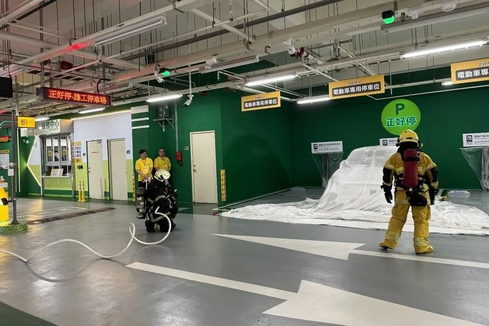 防範電動車火警　高雄構建立體停車場充電格位消防防護網