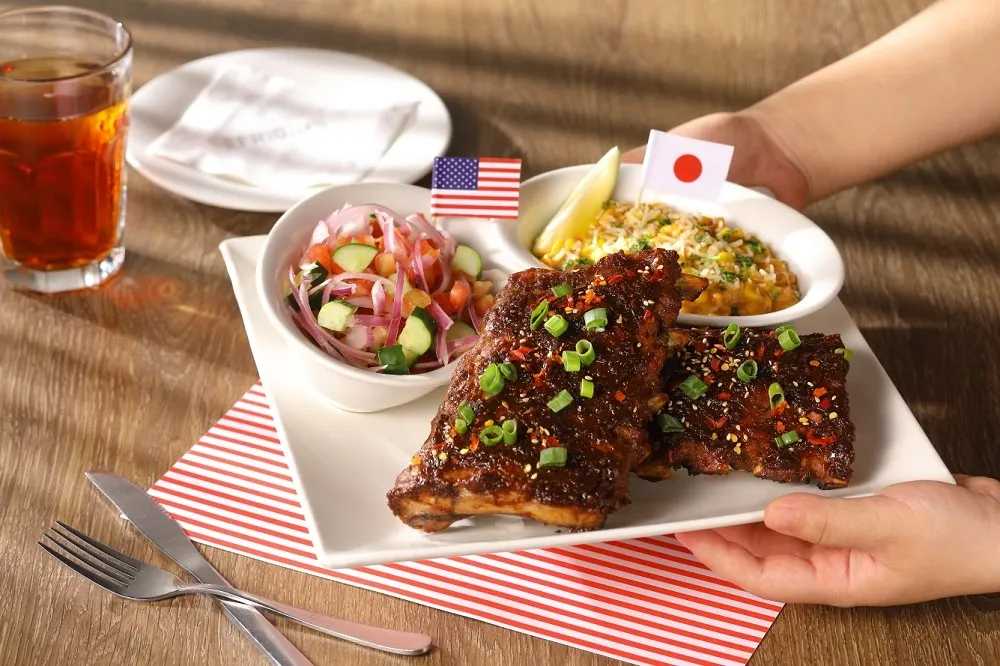  TGI FRIDAYS 邀胡同燒肉聯手展開美日對決！首屆 99 全球豬肋排日　民國 99、1999 年出生免費送