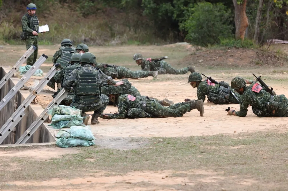 國軍仍是勞力密集軍隊　不利知識化轉型