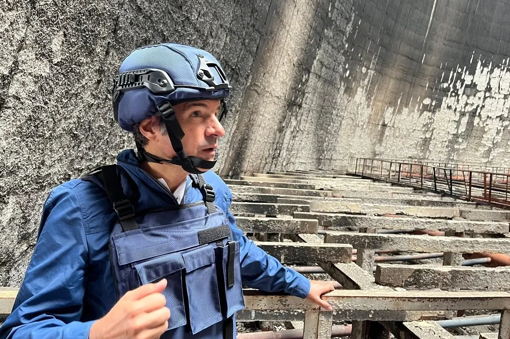 【有片】IAEA署長視察扎波羅熱核電廠火災冷卻塔　評估受損嚴重須拆除