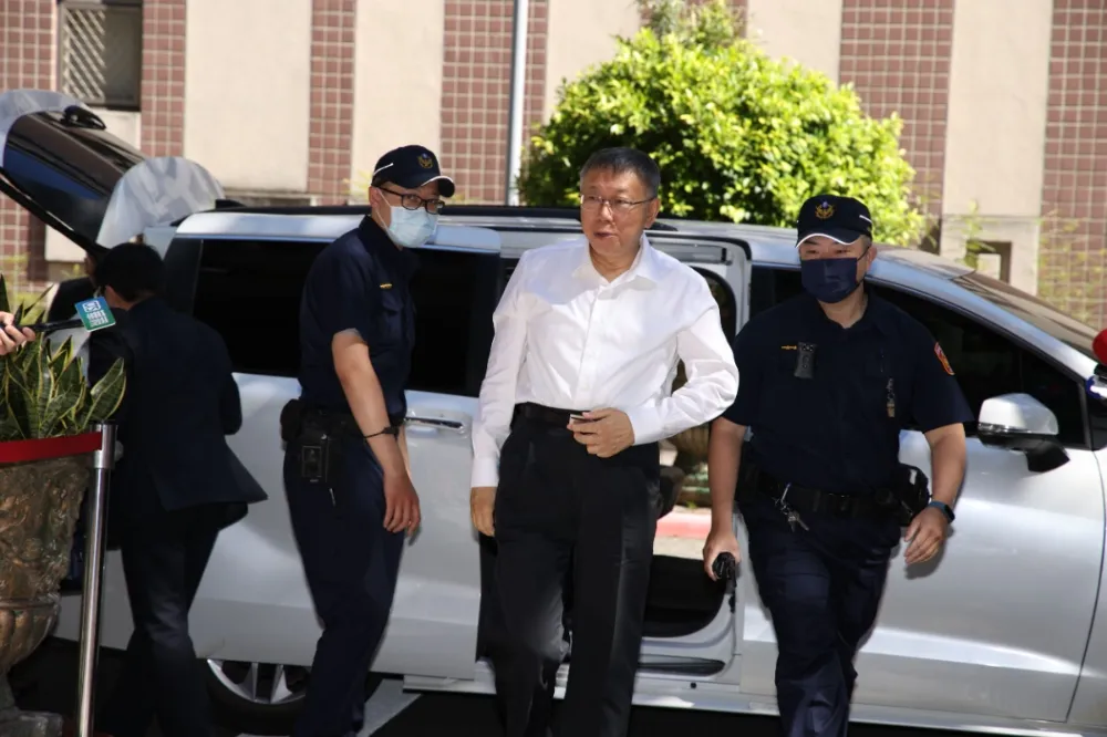 【京華城弊案】柯文哲再戰羈押庭　邵琇珮辯護律師預言結局「必押」