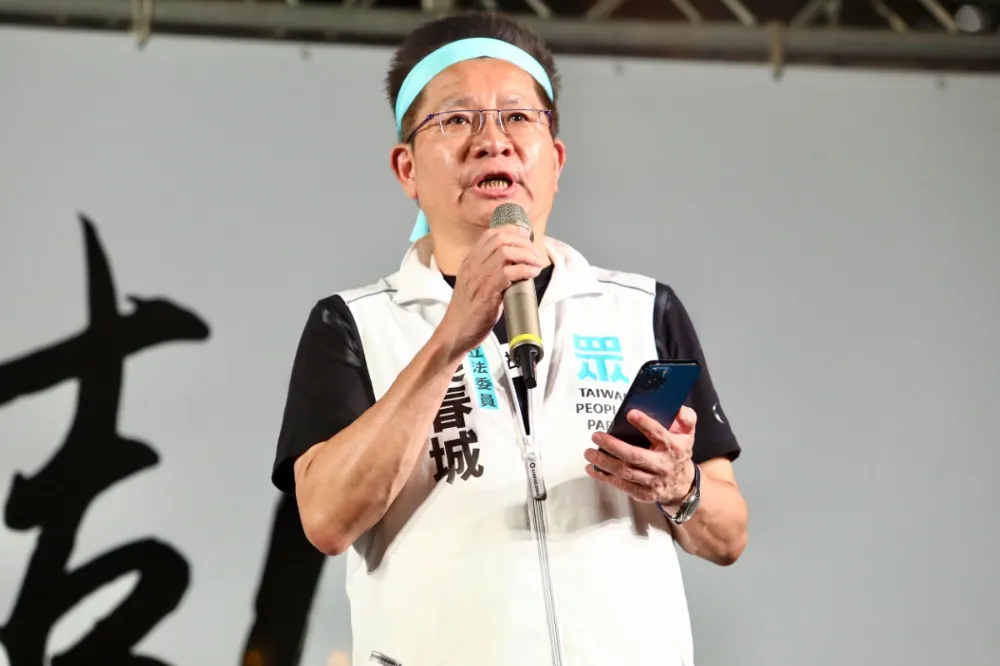 白委稱柯文哲是「曼德拉、活菩薩」　綠委諷「慢得拉」、時力斥邪教