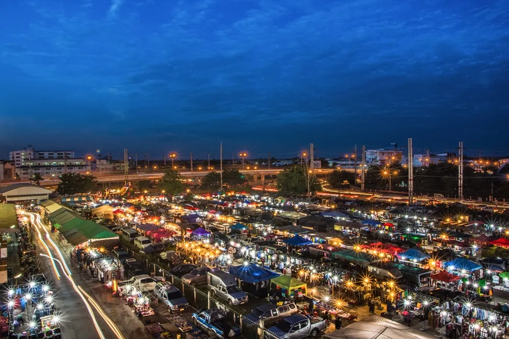 新北千坪全新夜市開幕！鶯歌龍鳳夜市必吃美食、營業時間總整理　人氣甜點名店開賣新品