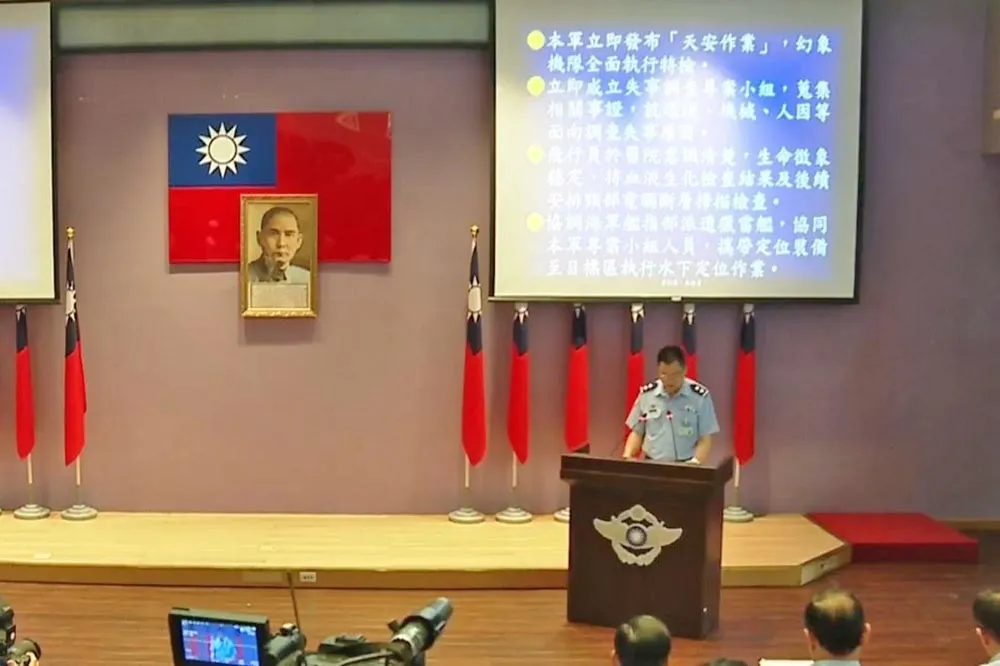 幻象發動機故障前左起落架有鳥血漬　空軍：不影響派飛標準