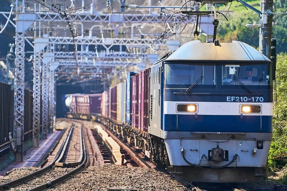  JR貨運車輛維護數據造假釀停駛　日本物流營運受衝擊