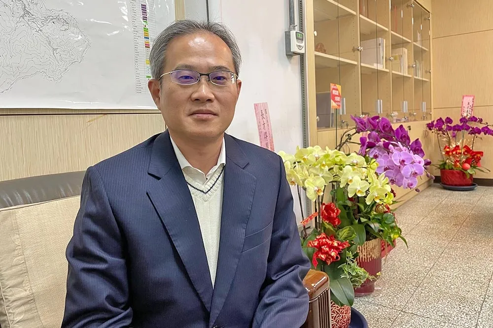 快訊／基隆地政處長昨墜樓、今凌晨才被發現身亡　謝國樑親自前往了解