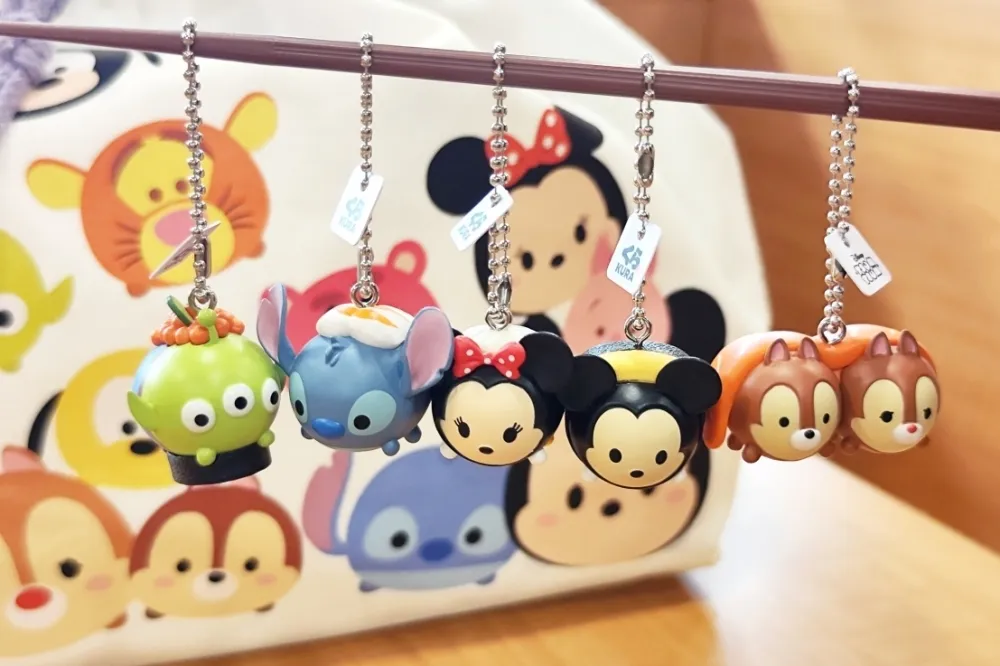 吉伊卡哇交棒！藏壽司與「迪士尼Tsum Tsum」聯手推出 13 款獨家扭蛋　限量商品集點活動同步開跑