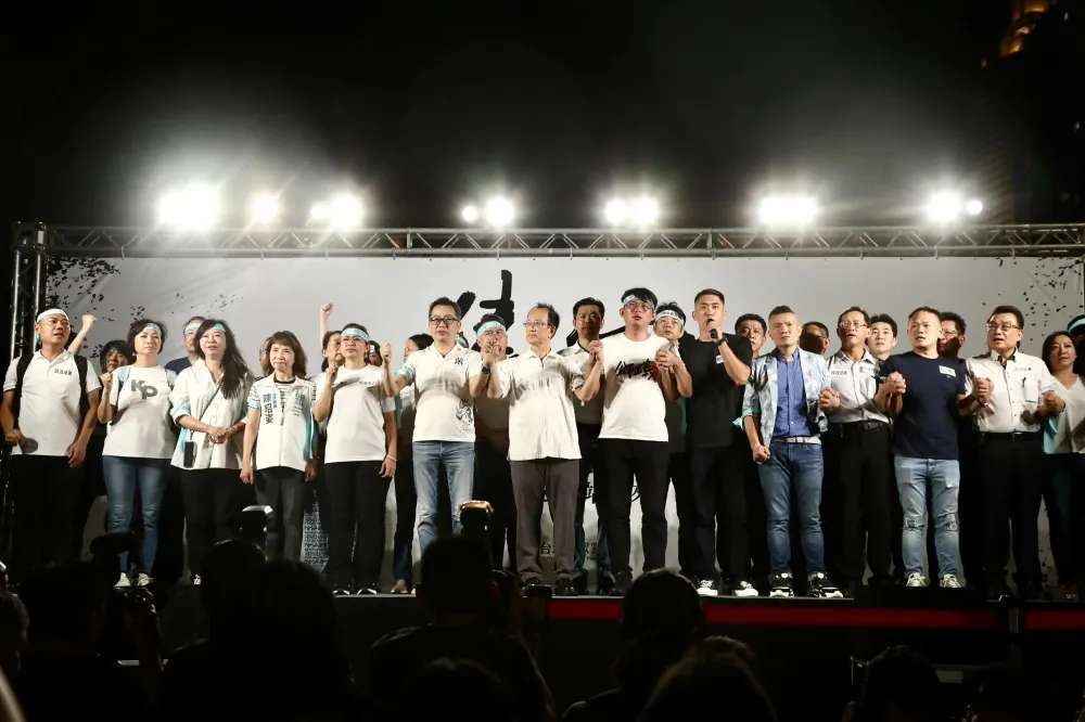【TPOC網路民調】民眾黨負面聲量達2.5萬則　「挺柯」部隊好感度超低