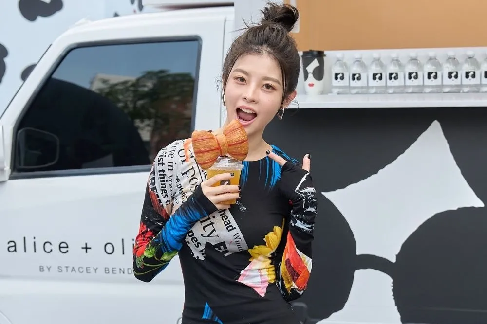 紐約時尚品牌全球獨家快閃計劃  玩趣食尚打造限定蝴蝶結可頌與塗鴉娃娃車